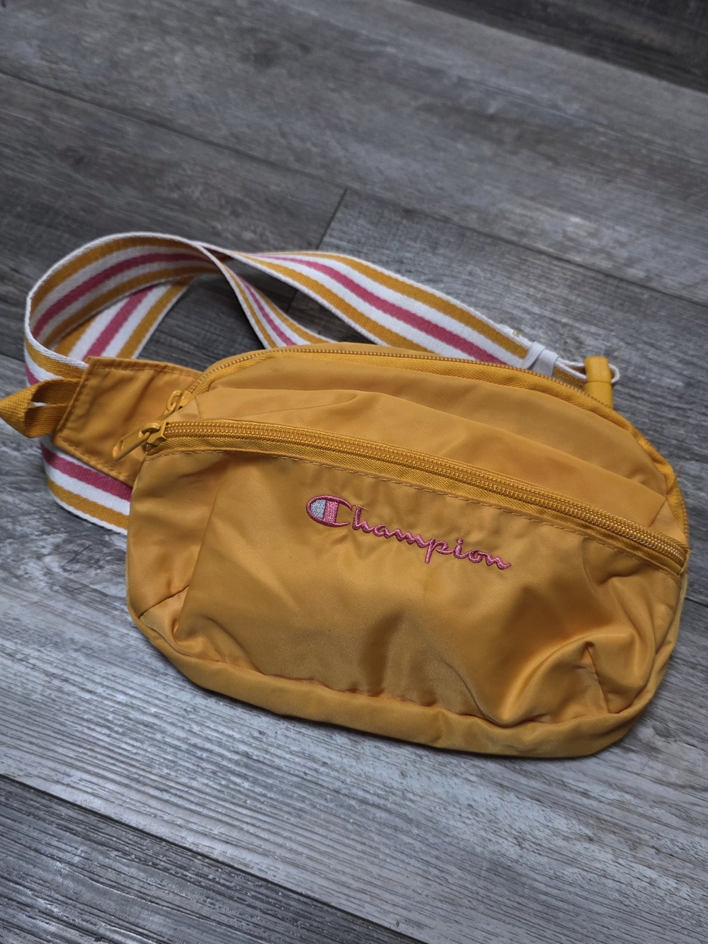 Champion Avery Script Logo Cross Body Fanny Pack / Belt Bag